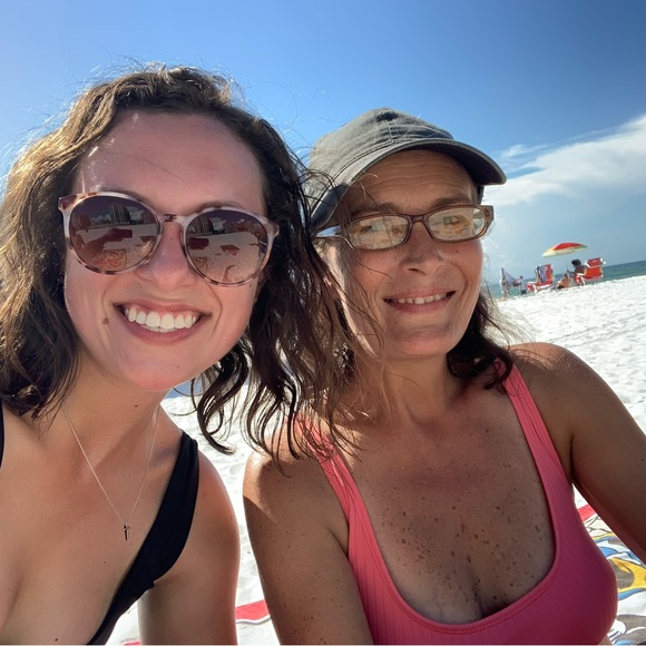 Meet your Posher, Jessica - Picture 6 of 6